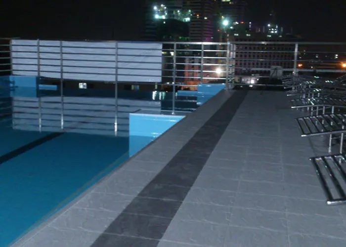 68 Hotel 3*