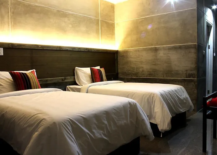 68 Hotel 3*