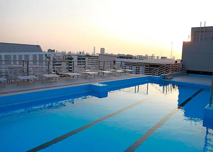 68 Hotel 3*
