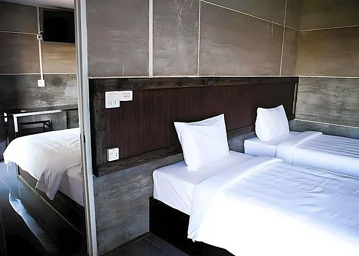 68 Hotel 3*