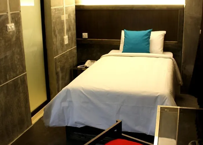 68 Hotel 3*